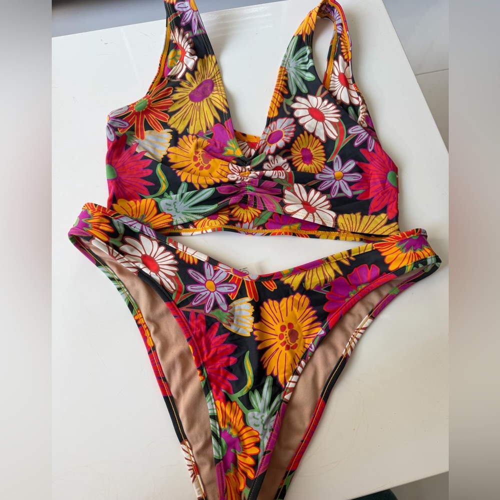 Montce Janene Floral Set